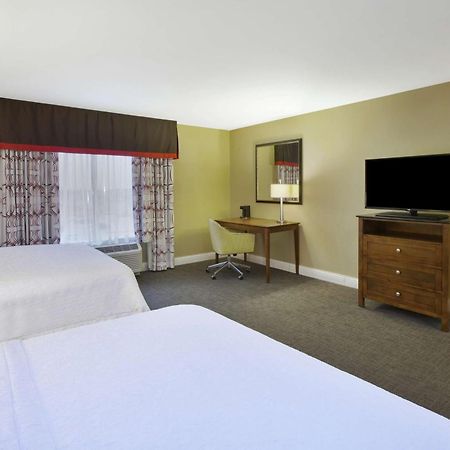 Hampton Inn & Suites Wichita-Northeast Bagian luar foto