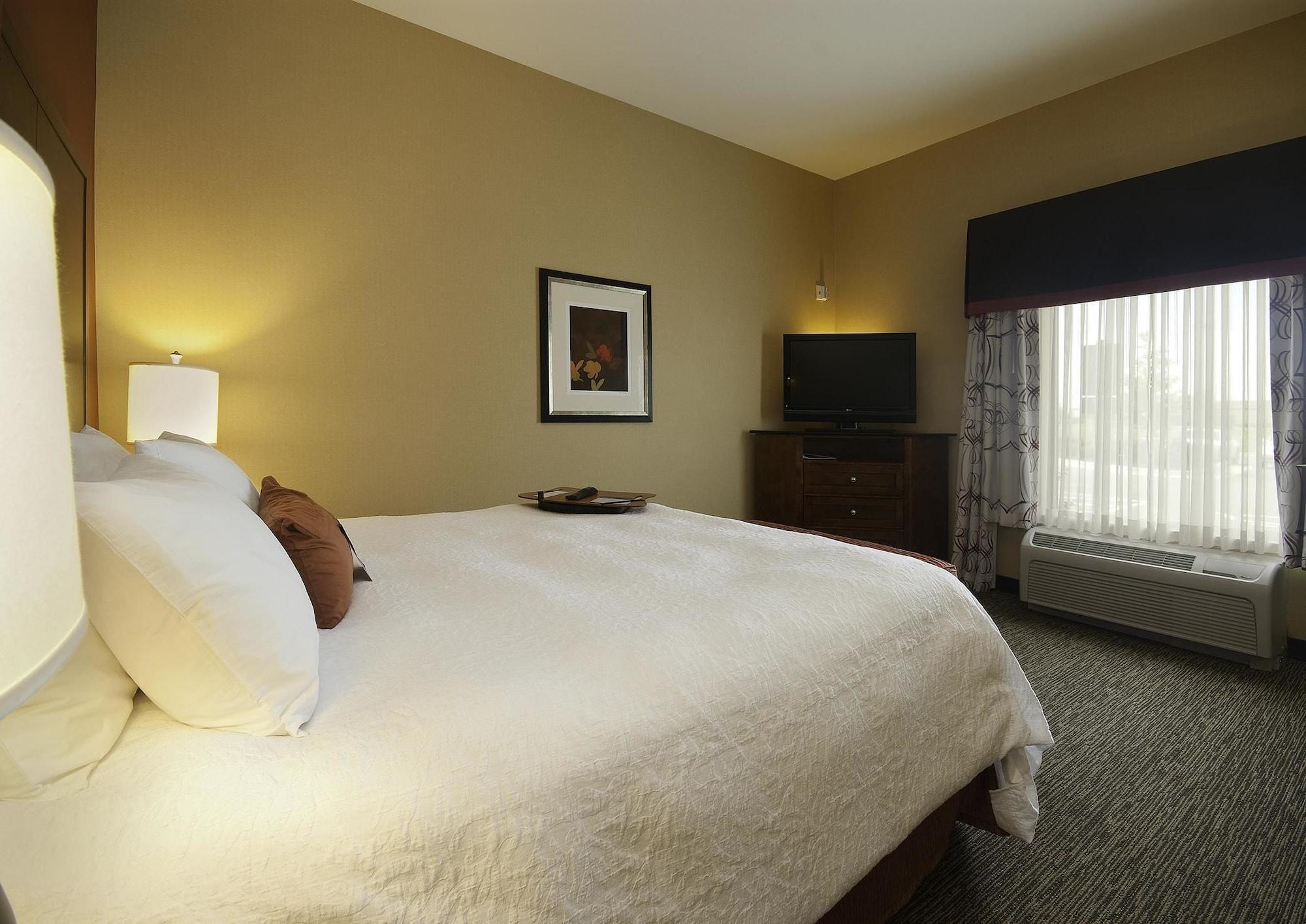 Hampton Inn & Suites Wichita-Northeast Bagian luar foto