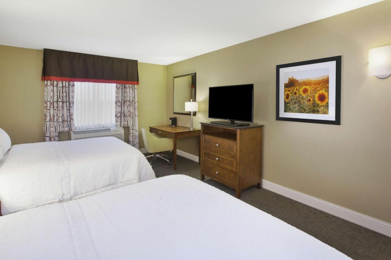 Hampton Inn & Suites Wichita-Northeast Bagian luar foto