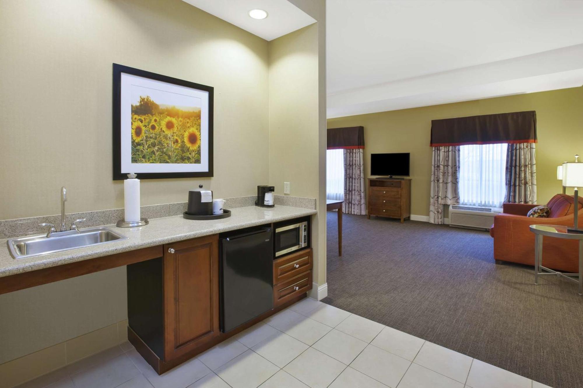 Hampton Inn & Suites Wichita-Northeast Bagian luar foto