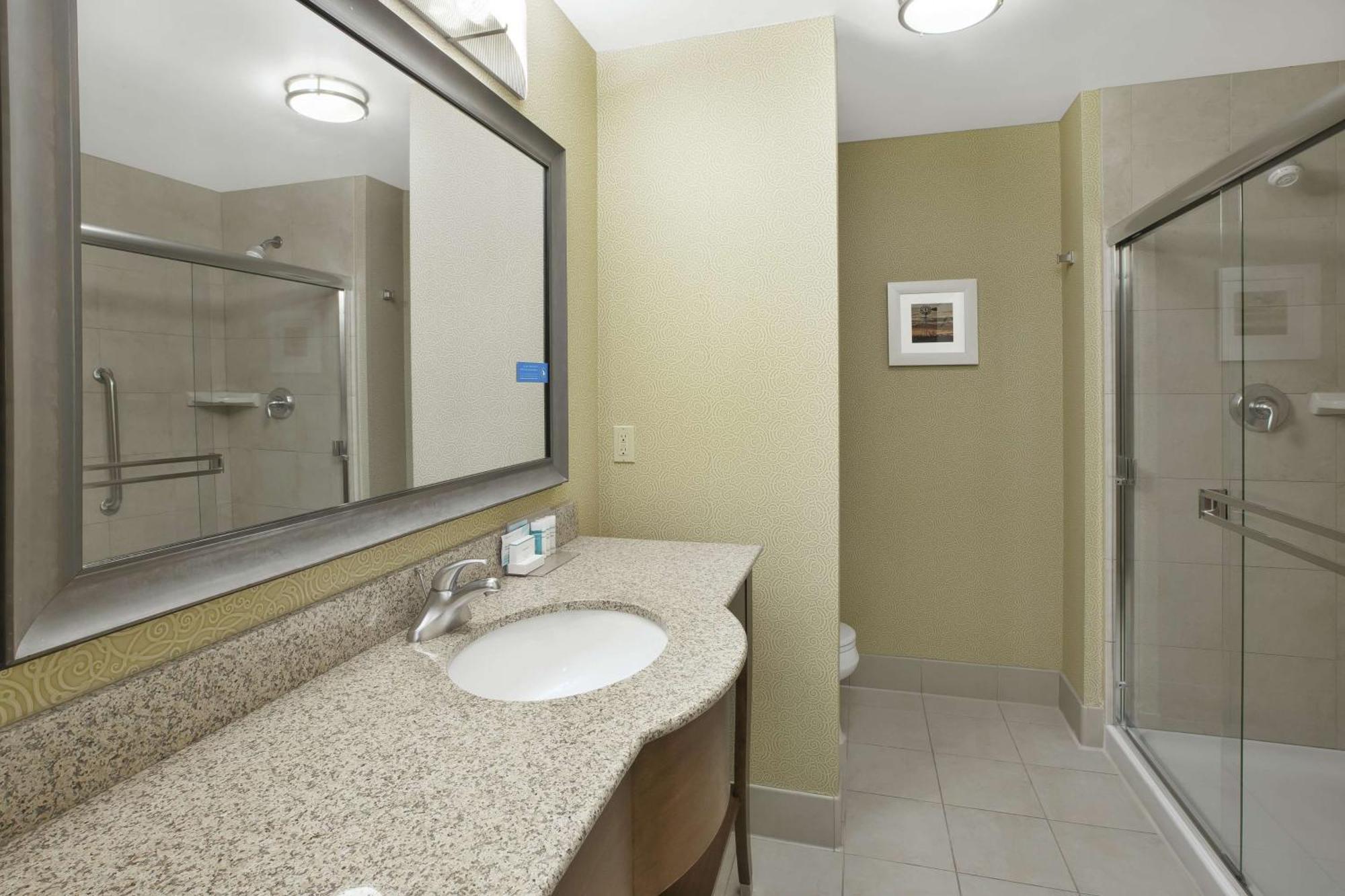 Hampton Inn & Suites Wichita-Northeast Bagian luar foto