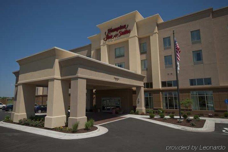 Hampton Inn & Suites Wichita-Northeast Bagian luar foto
