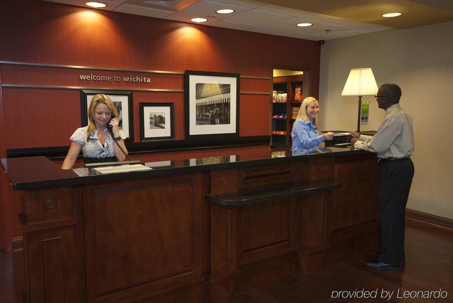Hampton Inn & Suites Wichita-Northeast Interior foto