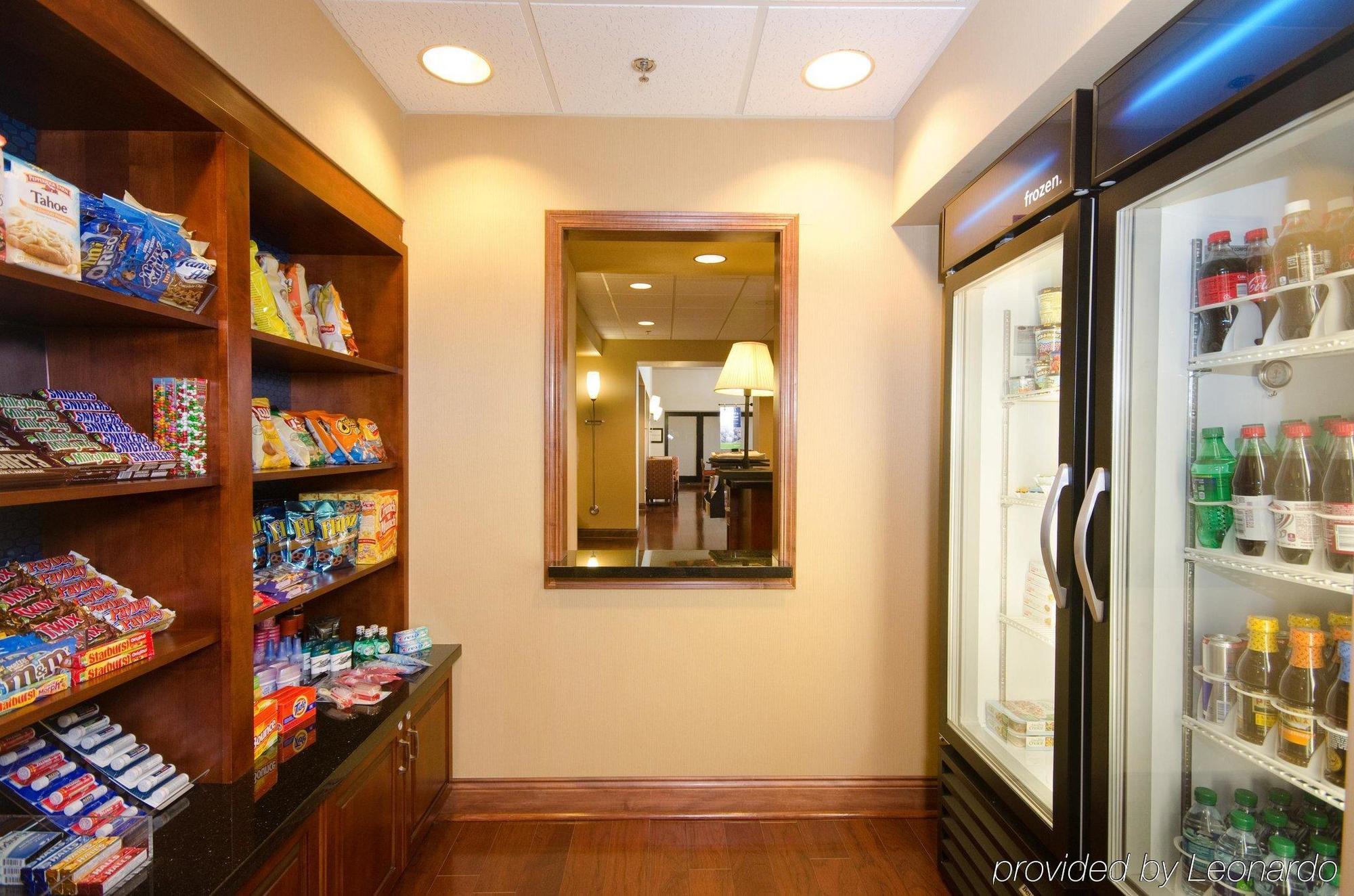 Hampton Inn & Suites Wichita-Northeast Bagian luar foto