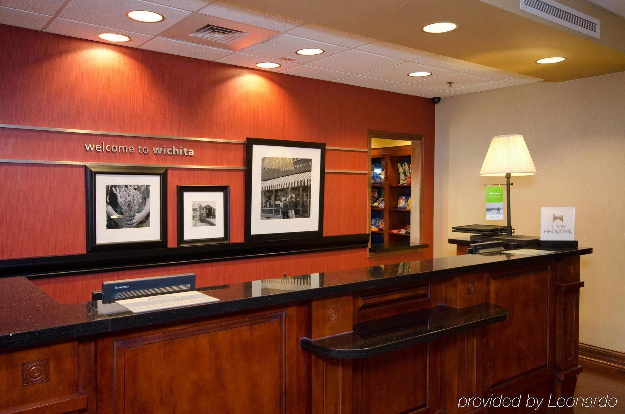 Hampton Inn & Suites Wichita-Northeast Bagian luar foto