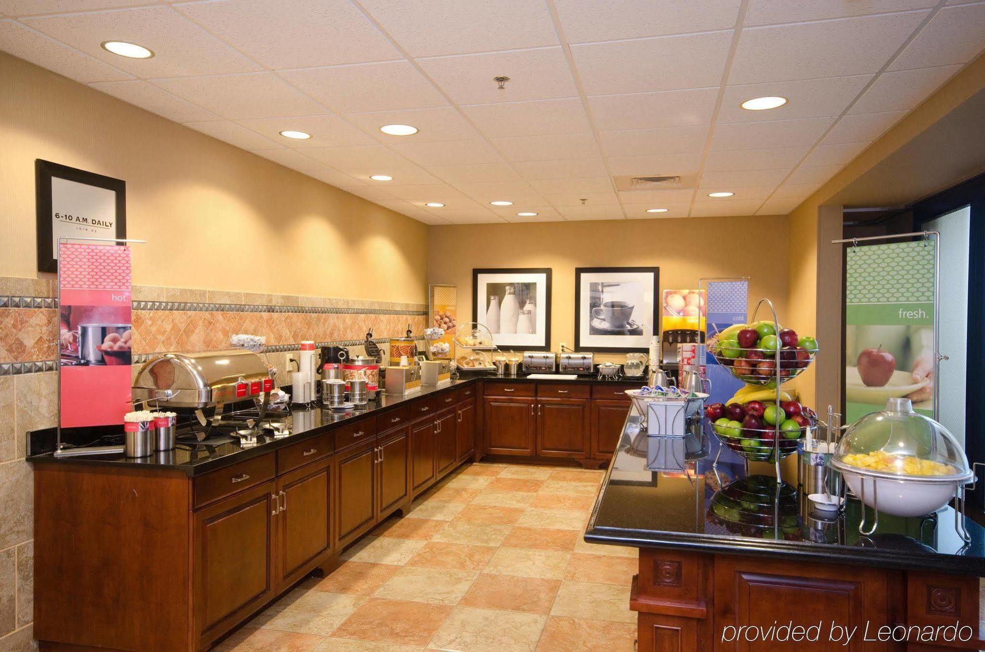 Hampton Inn & Suites Wichita-Northeast Restoran foto