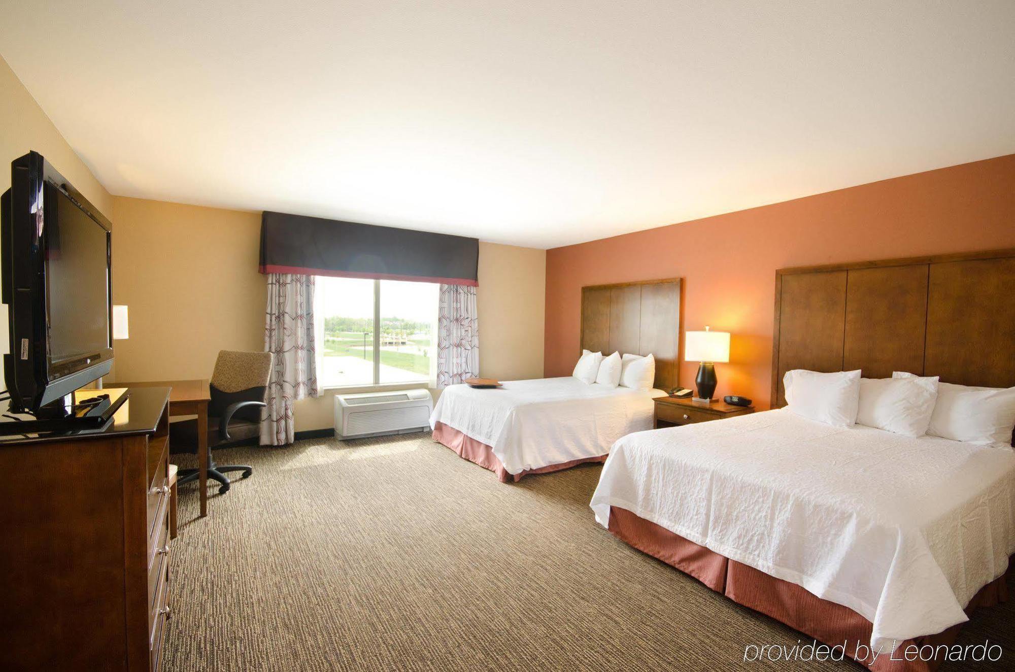 Hampton Inn & Suites Wichita-Northeast Bagian luar foto