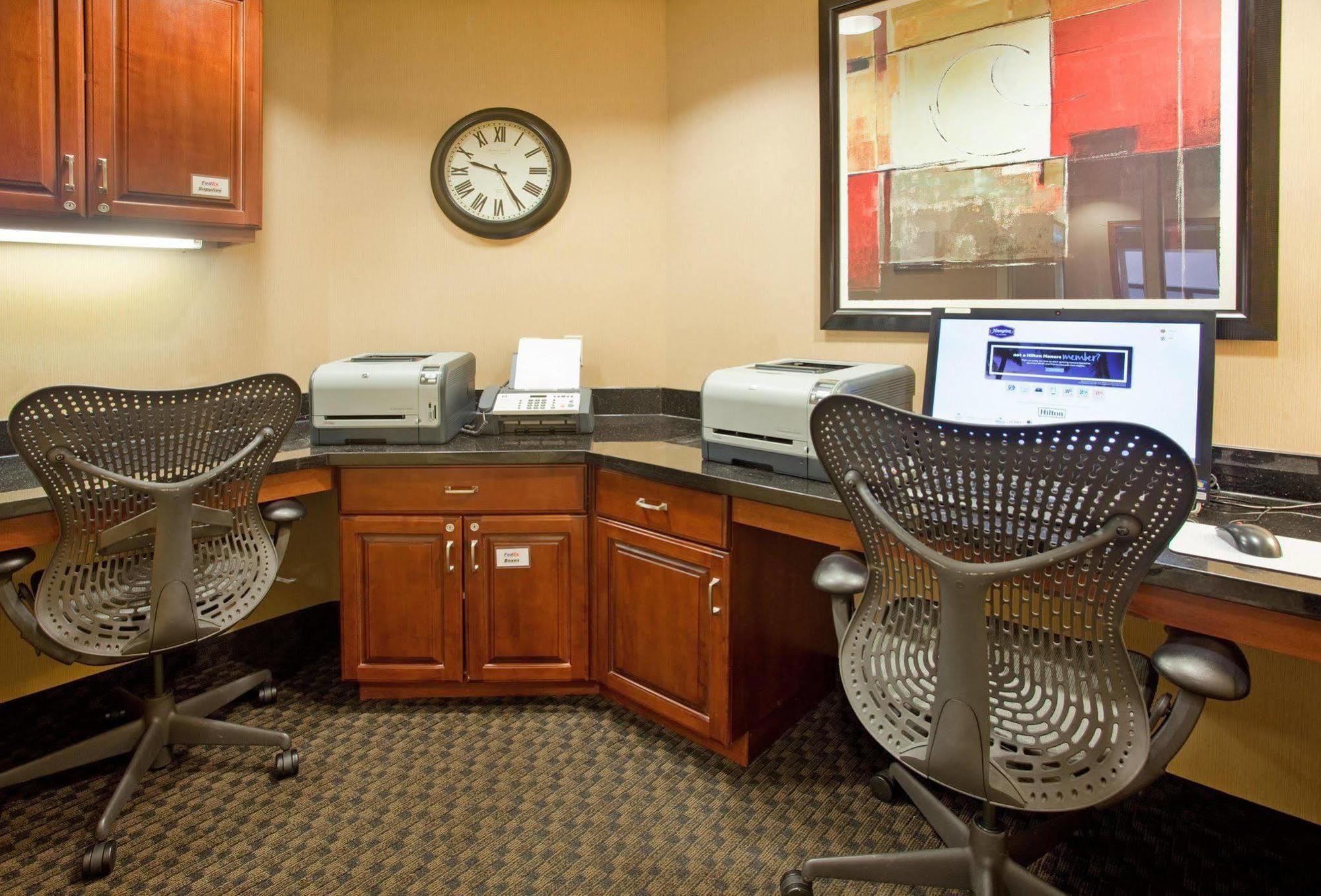 Hampton Inn & Suites Wichita-Northeast Bagian luar foto